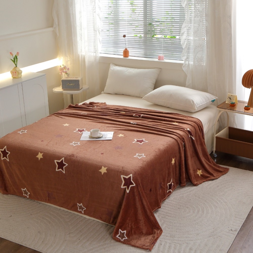 Patura Super Soft Cocolino, 200x230 cm – Rasfat absolut in zilele reci, Maro, stelute - view 4