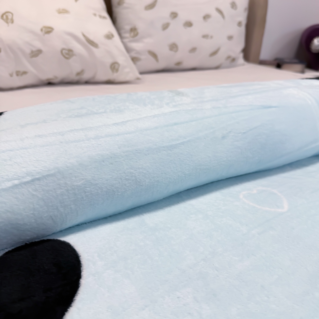 Patura Super Soft Cocolino, 200x230 cm – Rasfat absolut in zilele reci, Bleu, inimioare - imagine 3