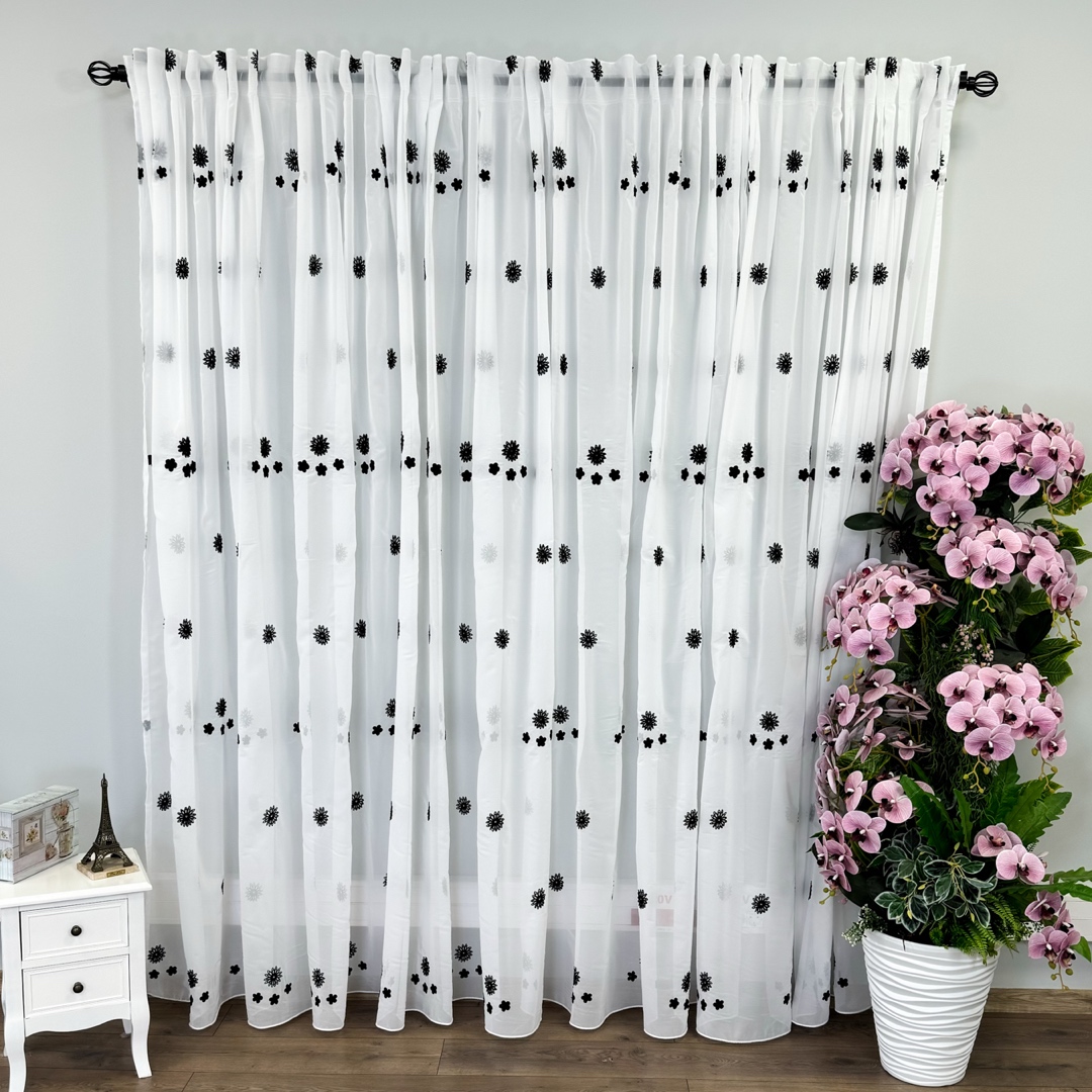 Perdea Crina din Voal Brodat, model cu flori negre, Alb, 140cm latime x 260cm inaltime, cu rejansa pt bara - view 6