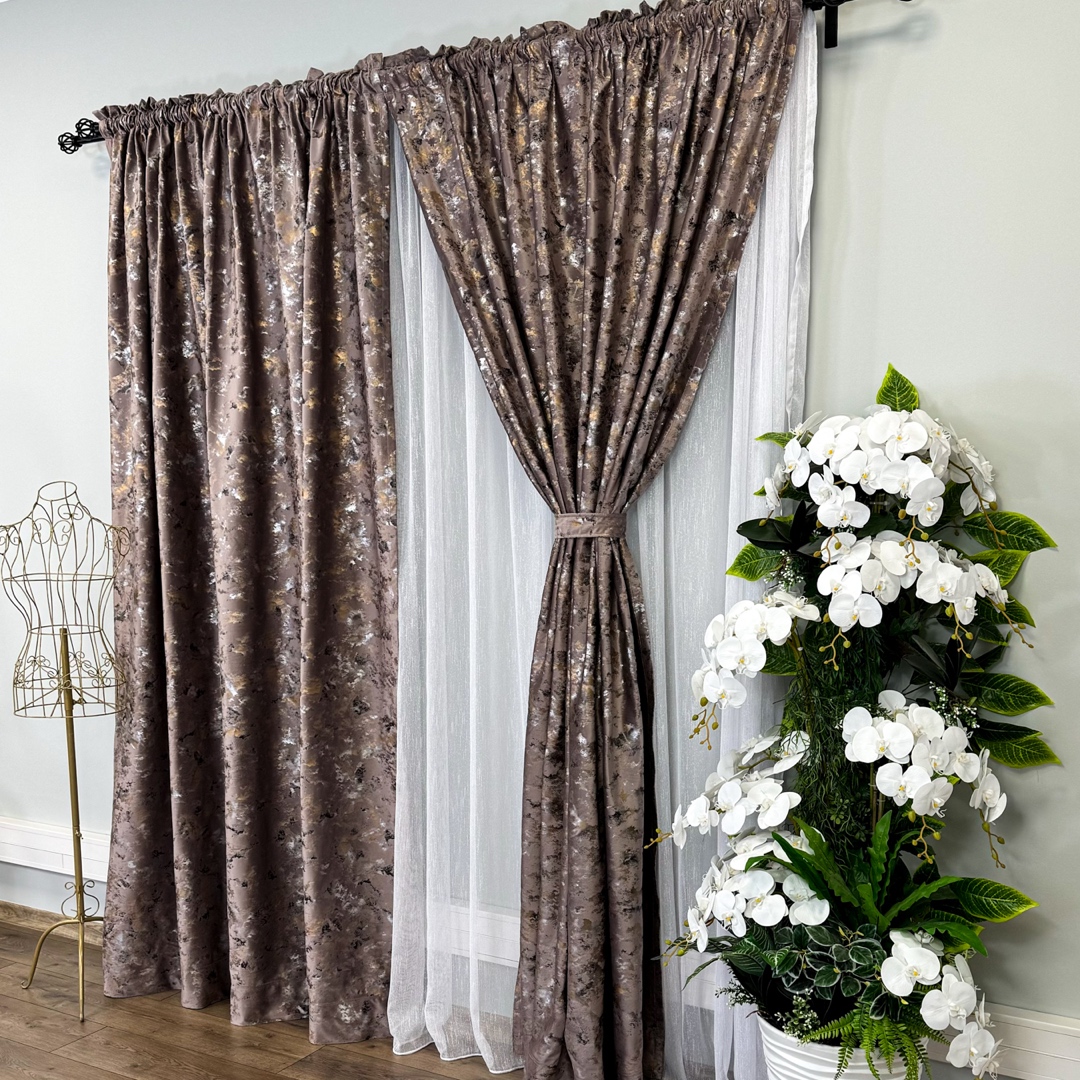 Draperie Catifea Nikko cu insertii aurii, Roz prafuit, 140cm latime x 260cm inaltime, cu tiv lat pt bara - imagine 3