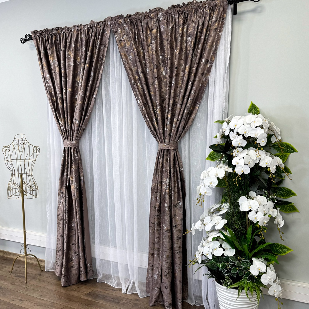 Draperie Catifea Nikko cu insertii aurii, Roz prafuit, 140cm latime x 260cm inaltime, cu tiv lat pt bara - imagine 8