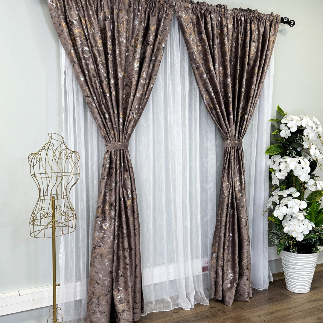 Draperie Catifea Nikko cu insertii aurii, Roz prafuit, 140cm latime x 260cm inaltime, cu tiv lat pt bara - imagine 9