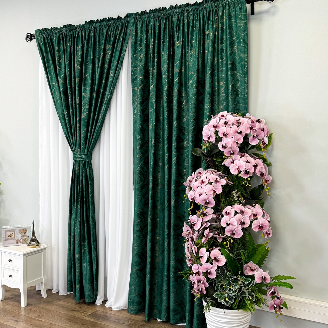 Draperie Catifea MYKONOS cu valuri rafinate aurii, Verde Smarald - V7, 140cm latime x 260cm inaltime, cu tiv lat pt bara - imagine 4