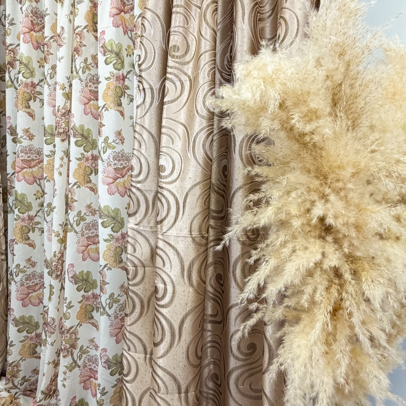 Set 2 Draperii Jacquard, Spiral, 150cm latime x 270cm inaltime, Bej + Perdea 400cm latime x 270cm inaltime, din Matase Imprimata, Autumn Flowers - imagine 4