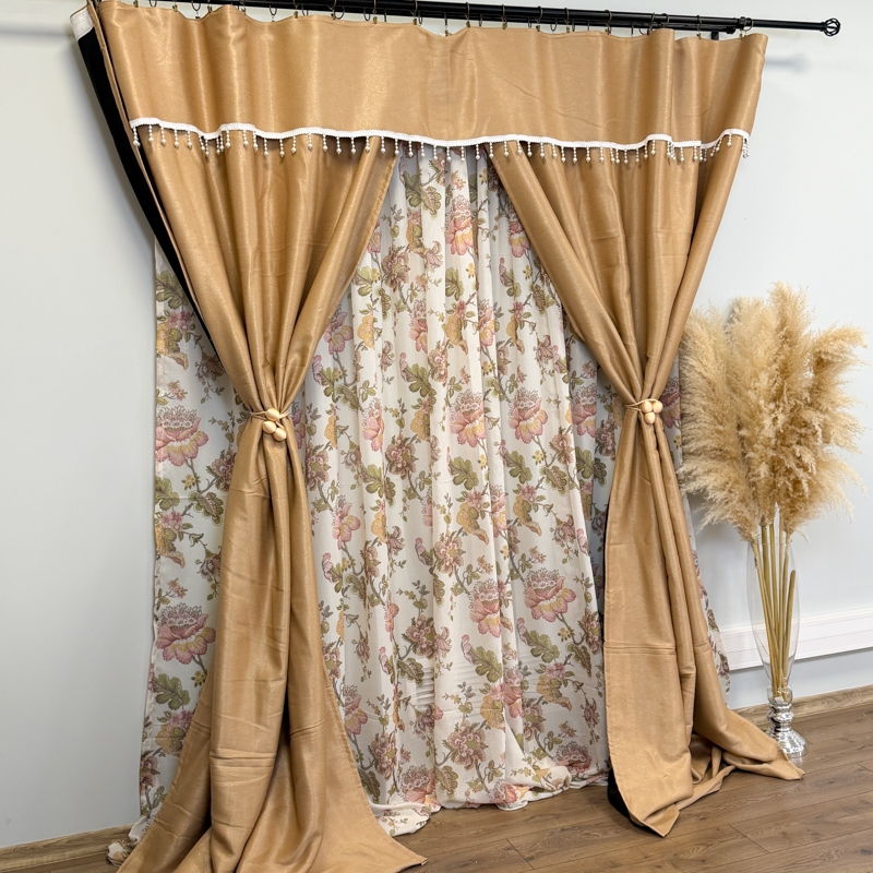Set 3 metri de 2 bucati de Draperie BlackOut, Pearls, 150cm latime x 270cm inaltime, Bej cu Sclipici + Perdea 400cm latime x 270cm inaltime, din Matase Imprimata, Autumn Flowers - imagine 2