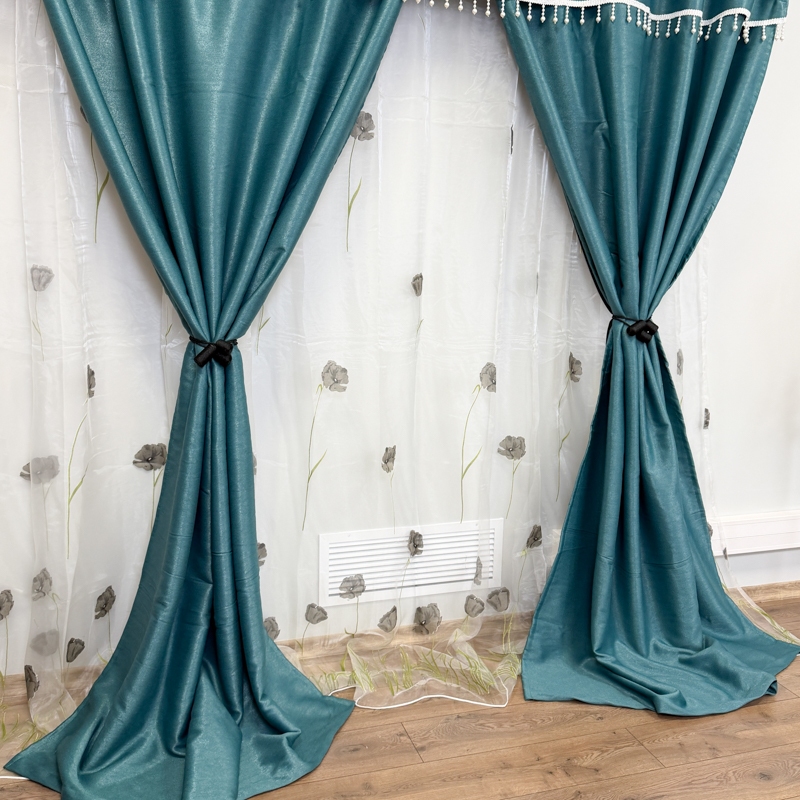 Set 3 metri de 2 bucati de Draperie BlackOut, Pearls, 150cm latime x 270cm inaltime, Turquoise cu Sclipici + Perdea 400cm latime x 270cm inaltime, din Matase Imprimata, Maci Gri - imagine 3