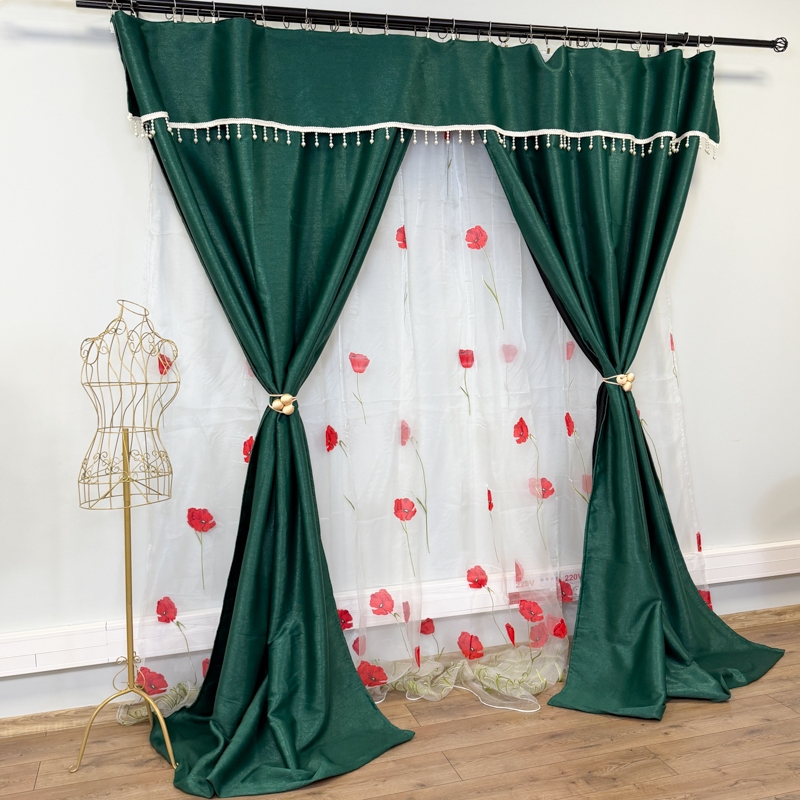 Set 3 metri de 2 bucati de Draperie BlackOut, Pearls, 150cm latime x 270cm inaltime, Verde cu Sclipici + Perdea 400cm latime x 270cm inaltime, din Matase Imprimata, Maci Rosii - imagine 2