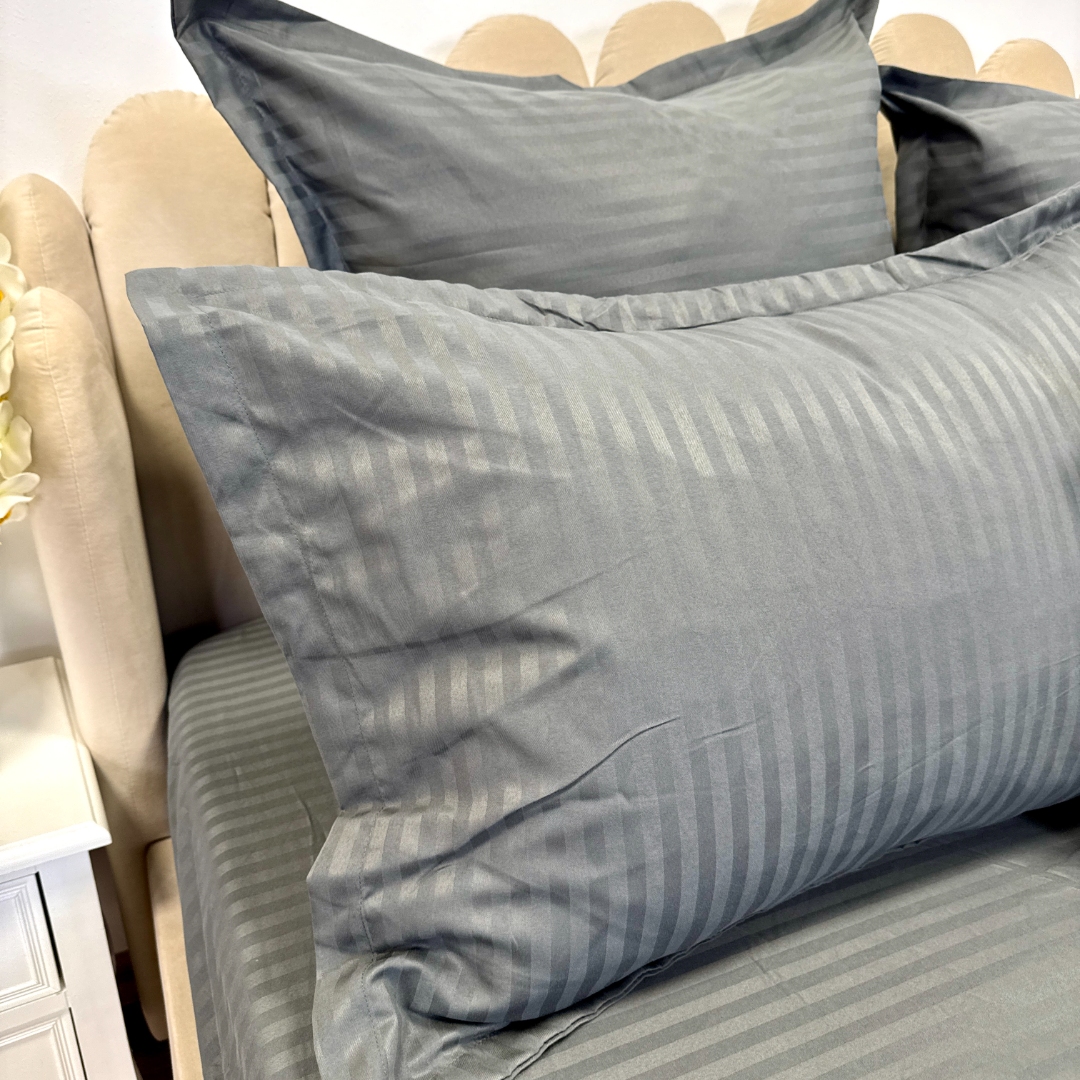 Lenjerie HoReCa, pat dublu, Damasc Finetat Deluxe cu Elastic, 6 piese, Jojo Home, Gri Antracit - imagine 10