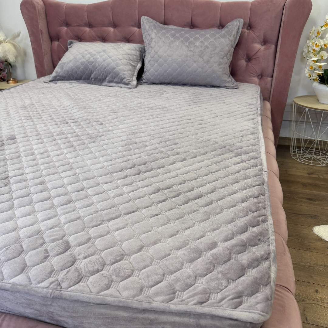 Husa Matlasata Tip Topper din Catifea 160x200cm, cu 2 Fete de Perna 50x70cm -  Somn Odihnitor si Sustinere pentru Spate, Lila - imagine 5