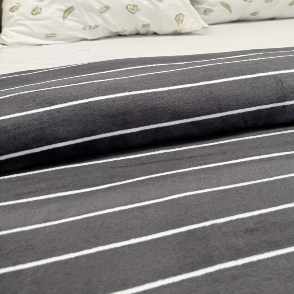Patura Super Soft Cocolino, 200x230 cm – Rasfat absolut in zilele reci, Gri, dungi – imagine 3