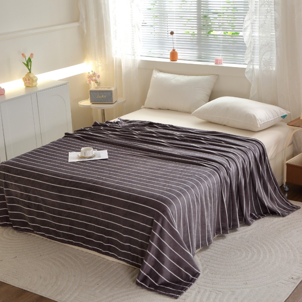 Patura Super Soft Cocolino, 200x230 cm – Rasfat absolut in zilele reci, Gri, dungi – imagine 4