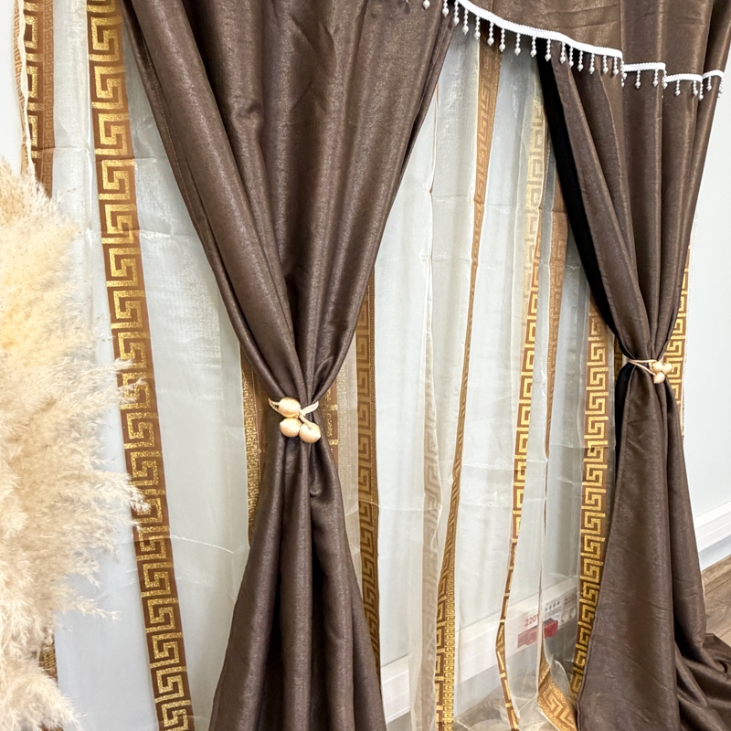 Set 3 metri de 2 bucati de Draperie BlackOut, Pearls, 150cm latime x 270cm inaltime, cu rejansa pt sina, Maro cu Sclipici - imagine 5