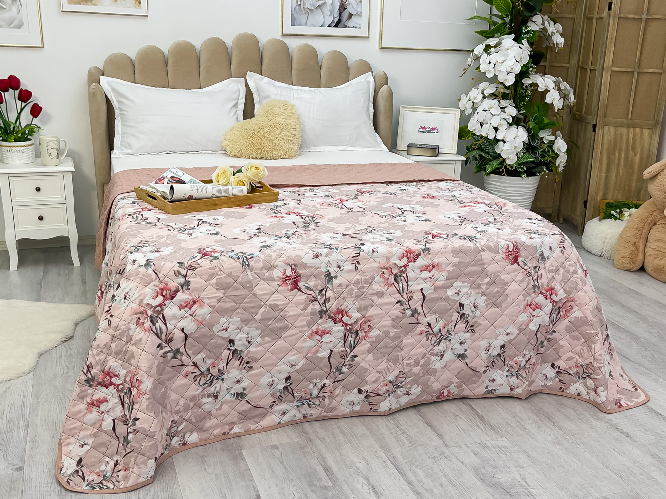 Cuvertura matlasata cu doua fete pentru pat dublu , 210x210, Roz pudra, flori - imagine 2