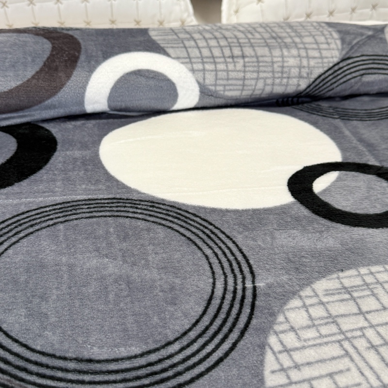 Patura pufoasa cocolino 200x230cm, 240g/mp, Gri, Buline si Cercuri - imagine 5
