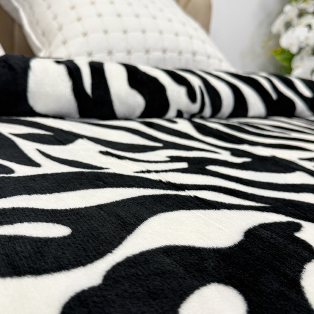 Patura pufoasa cocolino 200x230cm, 240g/mp, Alb, Negru, Model Zebra – imagine 5