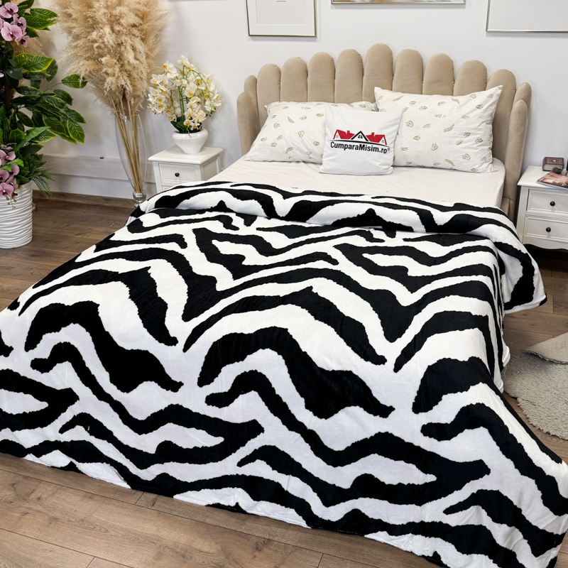 Patura pufoasa cocolino 200x230cm, 240g/mp, Alb, Negru, Zebra - imagine 3