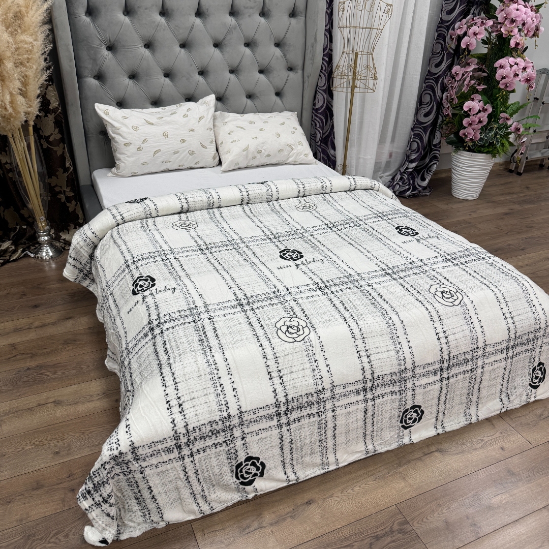 Patura pufoasa cocolino 200x230cm, 240g/mp, Gri, Alb, dungi, trandafiri - imagine 4