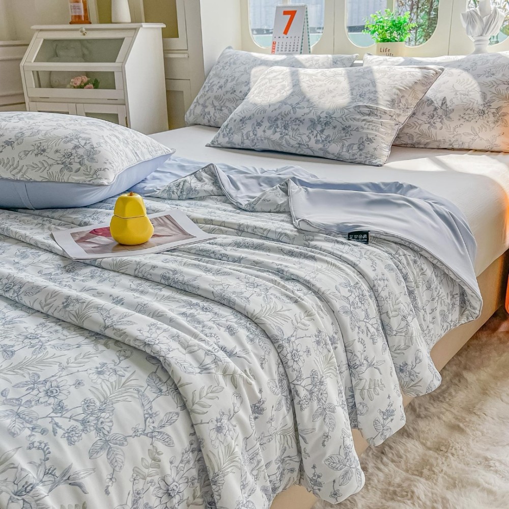 Pilota de Vara Racoritoare Ice Touch, 200x230cm + 2 fete de perna 50x70cm - Ultra Usoara, Efect Instant de Racorire si Confort Maxim, Bleu, Floricele - 4