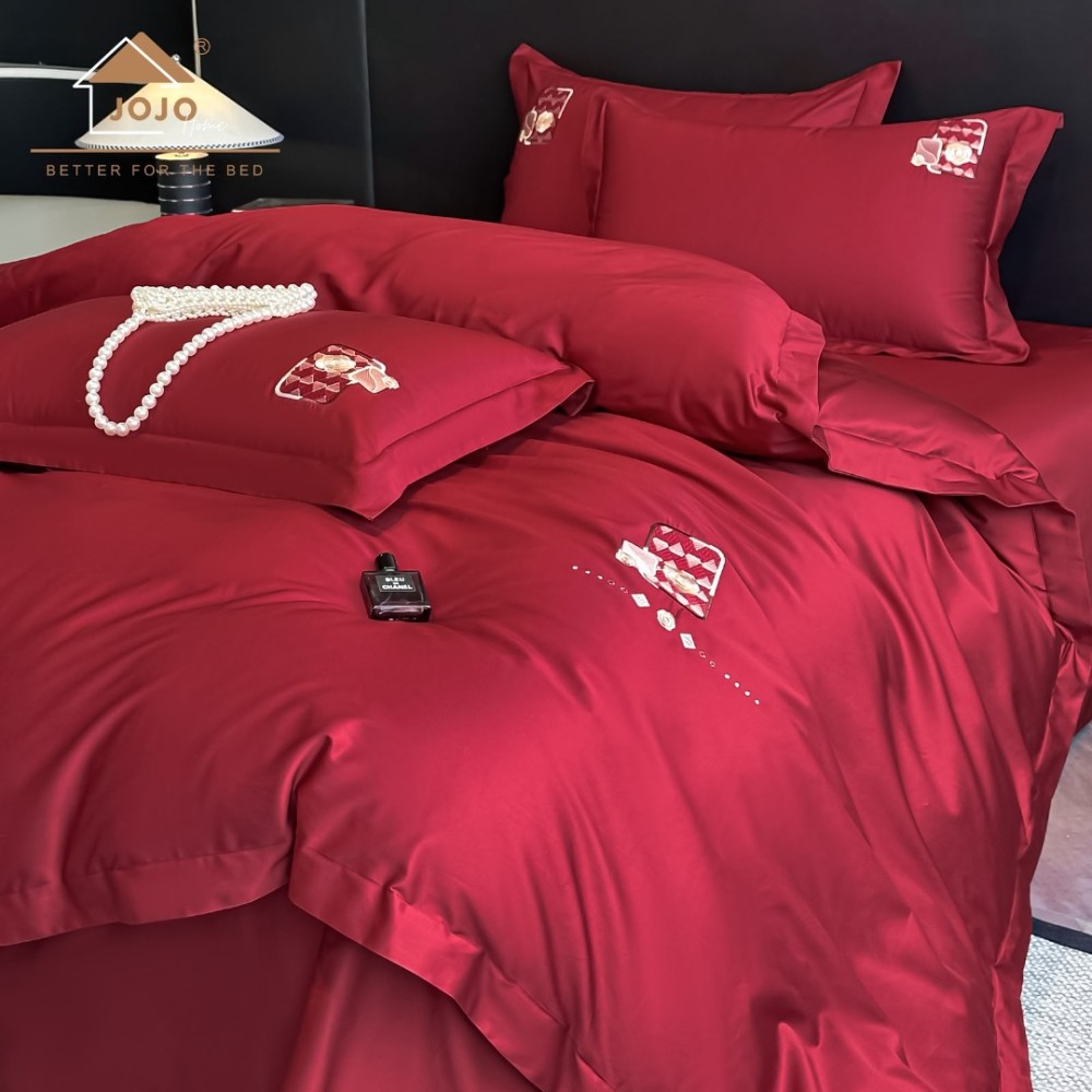 Lenjerie de Pat Premium Satin Deluxe cu Broderie Eleganta, Bumbac 100%, 4 Piese - Finete, Luciu Discret si Confort Superior, Red Passion — imaginea 2