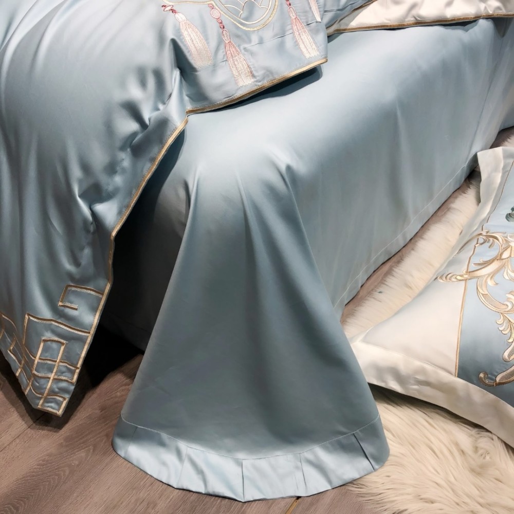 Lenjerie de Pat Premium Satin Deluxe cu Broderie Eleganta, Bumbac 100%, 4 Piese - Finete, Luciu Discret si Confort Superior, Blue Royal — imaginea 6