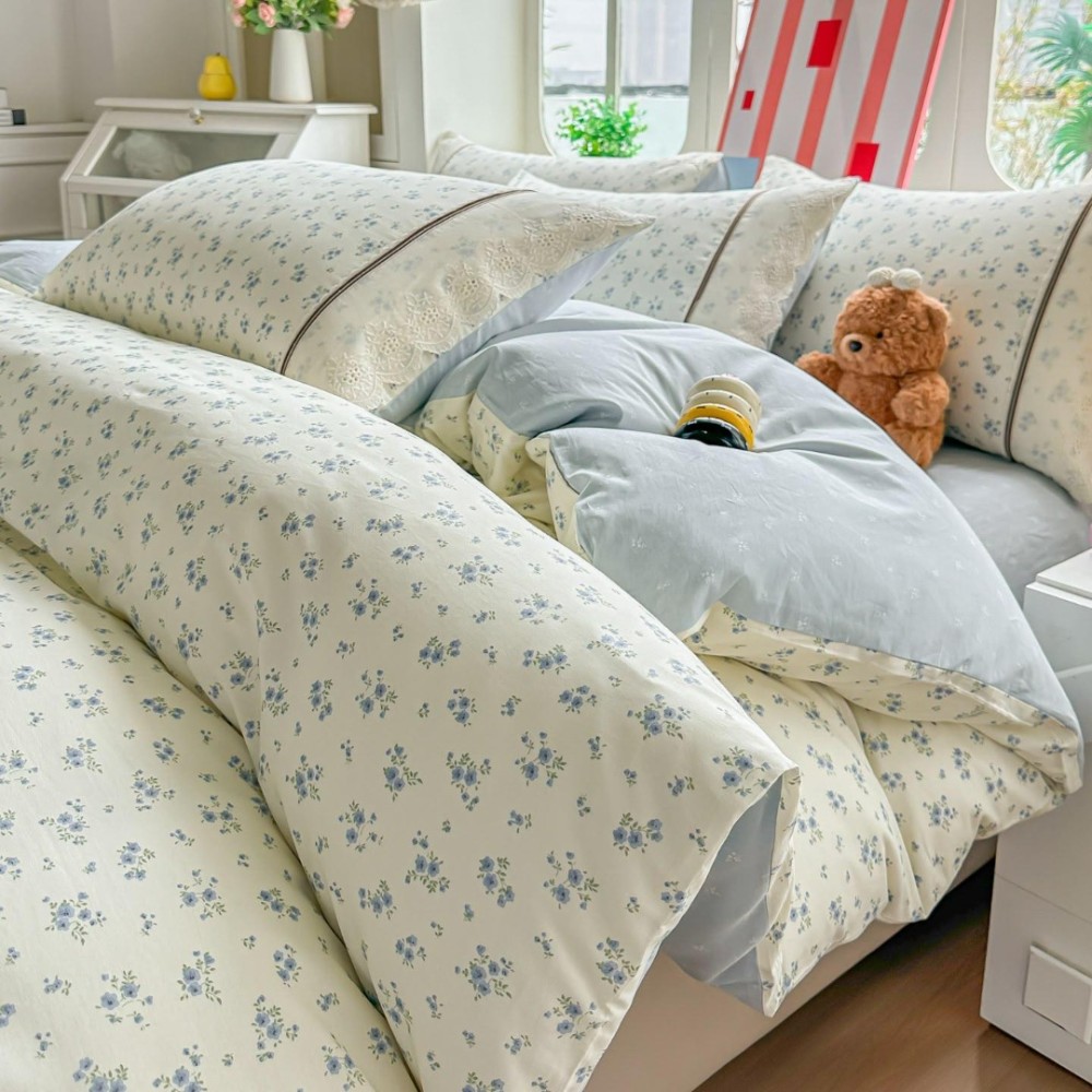 Lenjerie de Pat Premium, Bumbac 100%, cu Broderie si Volanase din Dantela, 4 Piese, Cearsaf cu Elastic, Alb, Bleu, Floricele — imaginea 2