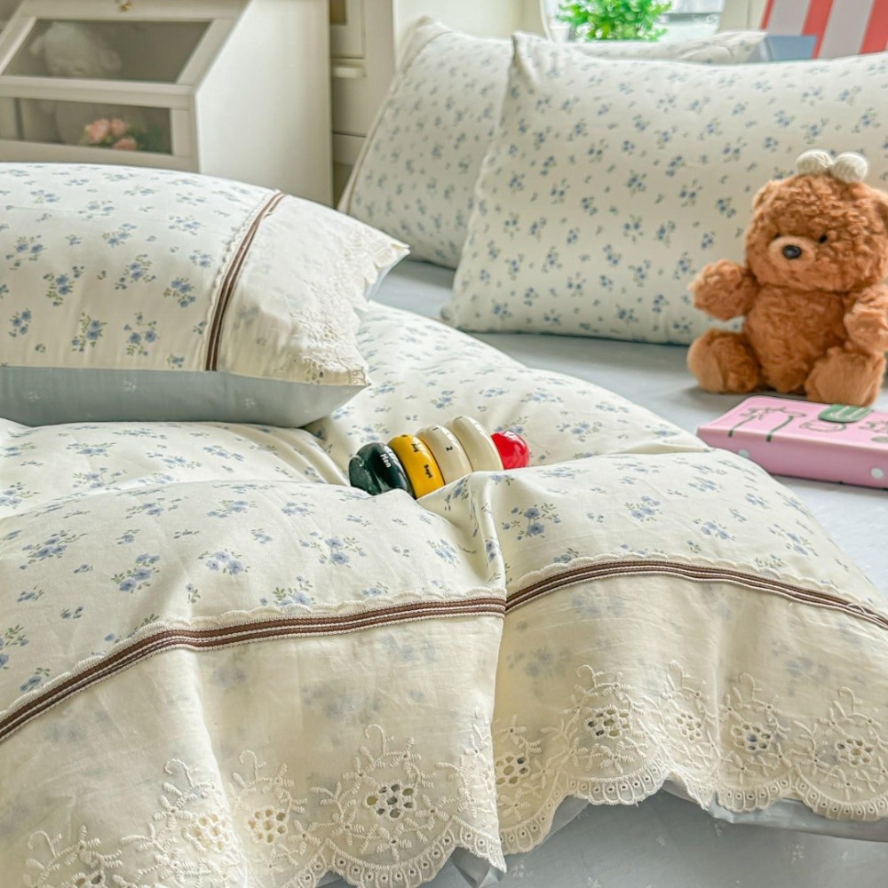Lenjerie de Pat Premium, Bumbac 100%, cu Broderie si Volanase din Dantela, 4 Piese, Cearsaf cu Elastic, Alb, Bleu, Floricele — imaginea 5