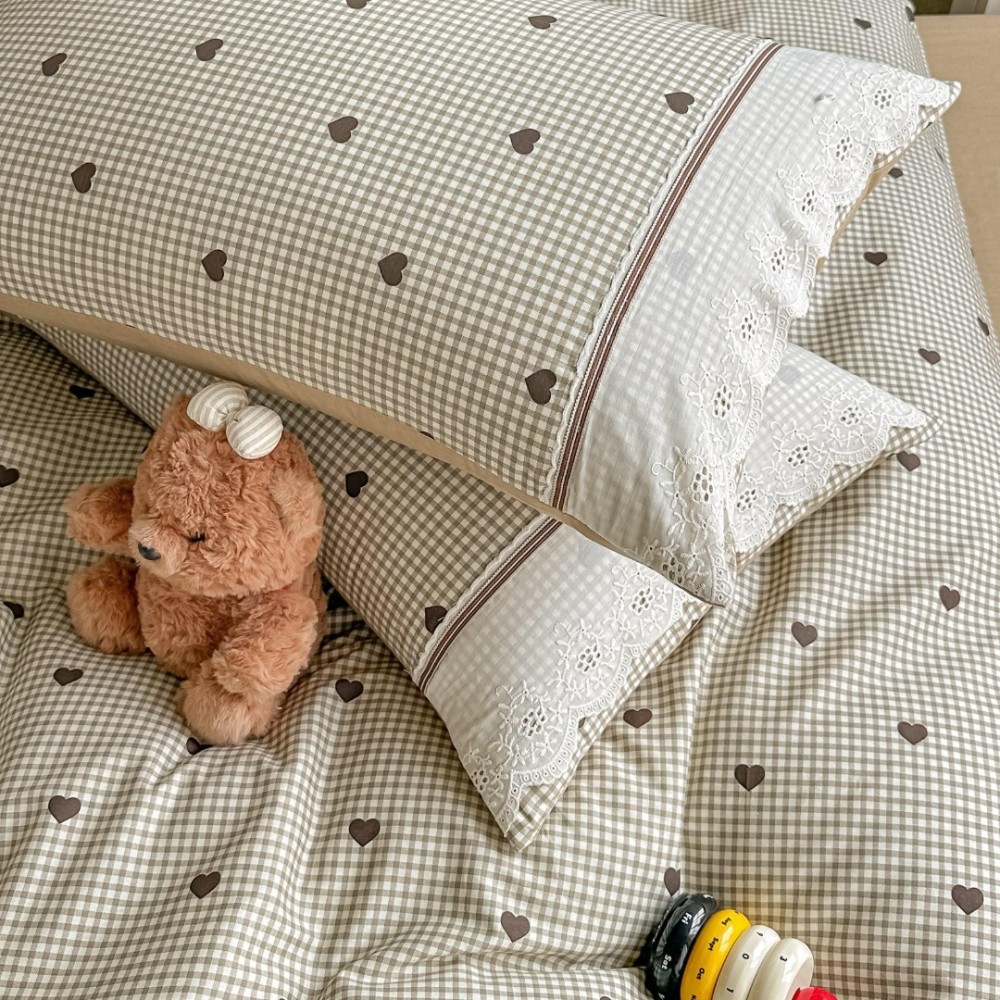 Lenjerie de Pat Premium, Bumbac 100%, cu Broderie si Volanase din Dantela, 4 Piese, Cearsaf cu Elastic, Bej, Inimioare — imaginea 4