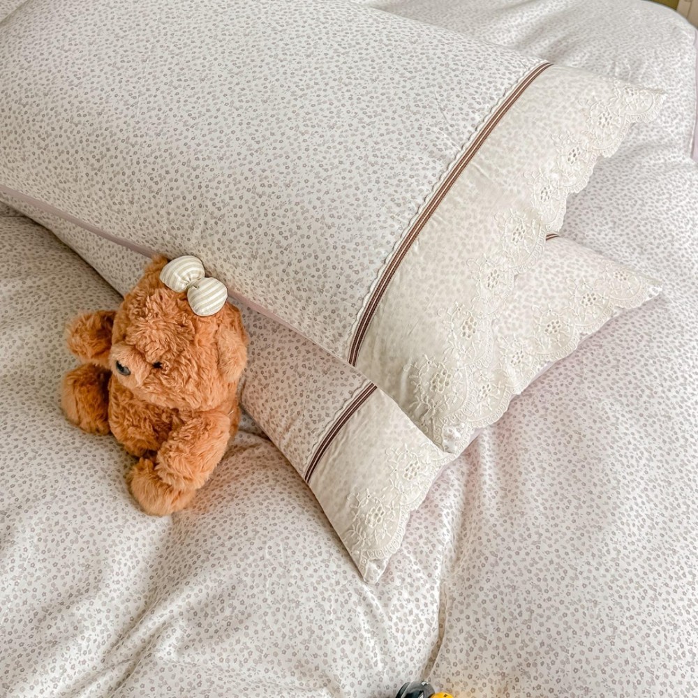 Lenjerie de Pat Premium, Bumbac 100%, cu Broderie si Volanase din Dantela, 4 Piese, Cearsaf cu Elastic, Alb, Roz, Floricele — imaginea 5