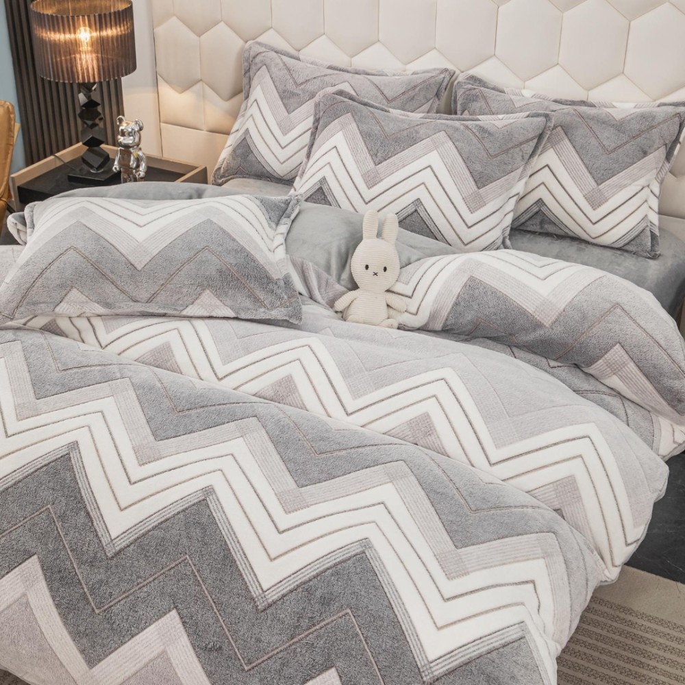 Lenjerie pat dublu, Super Pufoasa COCOLINO,cu ELASTIC, 4 piese, Jojo Home, Alb, Gri, Zig-Zag — imaginea 2