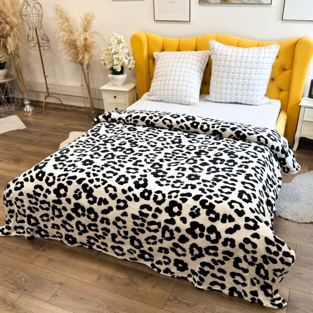Patura pufoasa cocolino 200x230cm, 240g/mp, Alb, Negru, Animal Print — imaginea 2