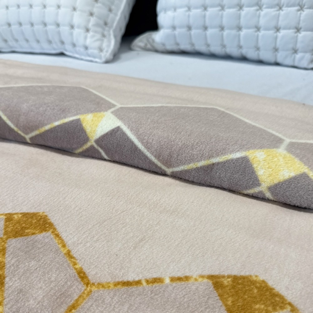 Patura Pufoasa CoCoLiNo (Fleece), 200x230cm, 240gr/mp, Maro, Forme Geometrice - Rasfatul Perfect pentru Serile Racoroase — imaginea 5