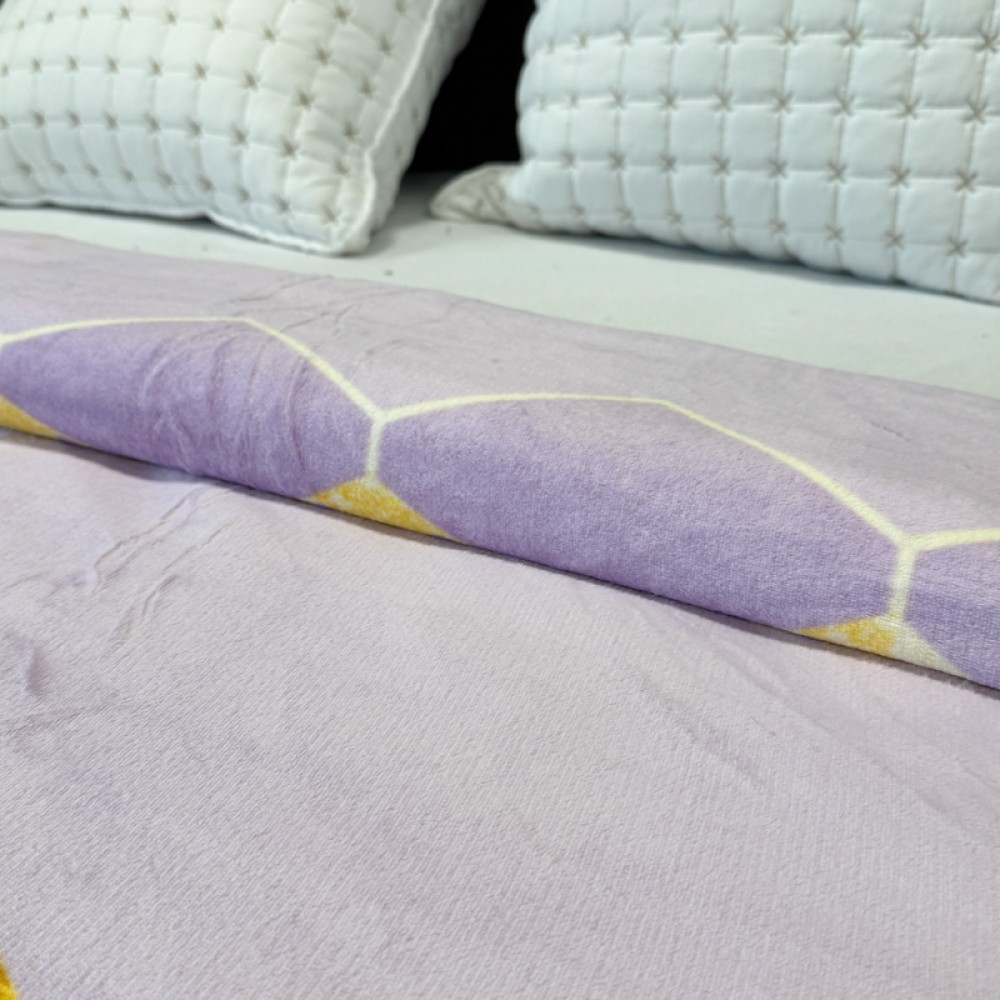Patura Pufoasa CoCoLiNo (Fleece), 200x230cm, 240gr/mp, Mov, Forme Geometrice - Rasfatul Perfect pentru Serile Racoroase — imaginea 4