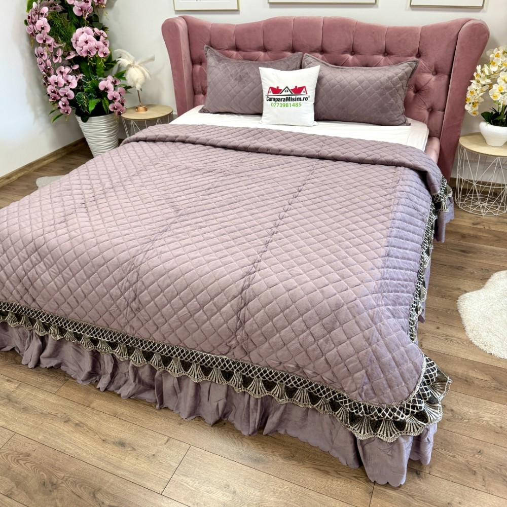 Cuvertura pat dublu, 3 piese, Catifea Matlasata cu Broderie, Gri movuriu – imagine 3