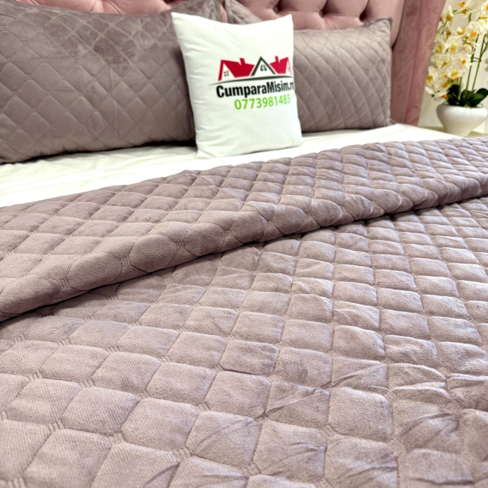 Cuvertura pat dublu, 3 piese, Catifea Matlasata cu Broderie, Gri movuriu – imagine 5