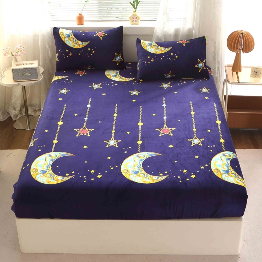 Cearsaf cu Elastic Cocolino 180x200cm si 2 fete de perna 50x70cm, Albastru, stelute si luna – imagine 3