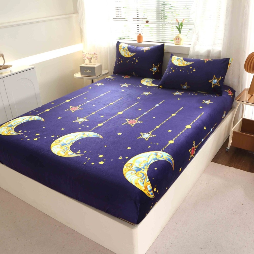 Cearsaf cu Elastic Cocolino 180x200cm si 2 fete de perna 50x70cm, Albastru, stelute si luna – imagine 7