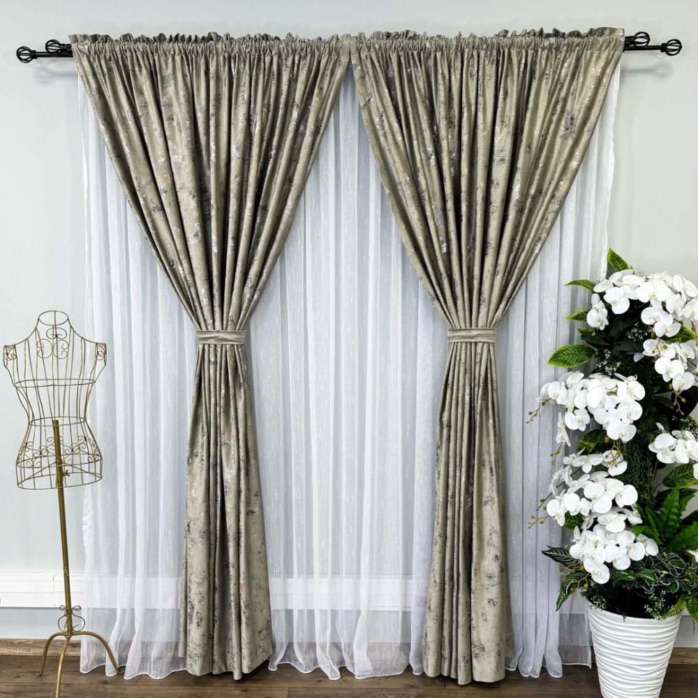 Draperie Catifea Asama cu insertii aurii, Grej - V3, 140cm latime x 260cm inaltime, cu rejansa pt bara – imagine 2