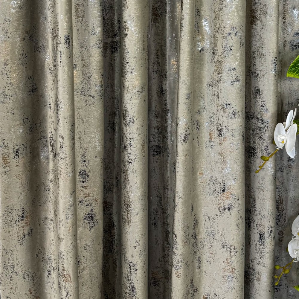 Draperie Catifea Asama cu insertii aurii, Grej - V3, 140cm latime x 260cm inaltime, cu rejansa pt bara – imagine 7