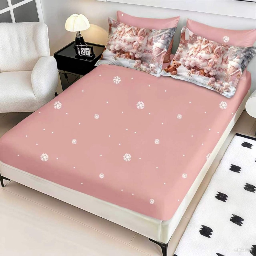 Lenjerie pat dublu, FINET, Digital Print, Craciun, Roz, Castelul lui Mos Craciun – imagine 4