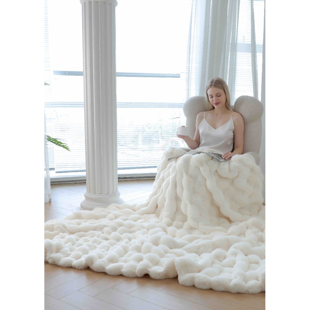 Patura Luxury Soft Touch, Jojo Home, cu Blanita Artificiala Tip Iepure, 200x230 cm, cu Fermoar, Alb – imagine 3