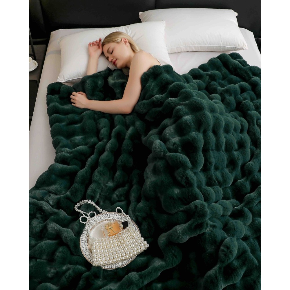 Patura Luxury Soft Touch, Jojo Home, cu Blanita Artificiala Tip Iepure, 200x230 cm, cu Fermoar, Verde Smarald – imagine 3