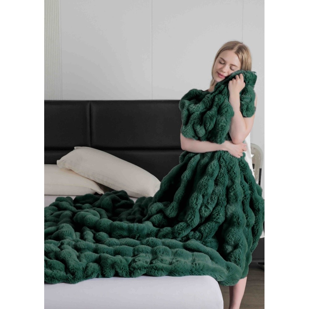 Patura Luxury Soft Touch, Jojo Home, cu Blanita Artificiala Tip Iepure, 200x230 cm, cu Fermoar, Verde Smarald – imagine 4