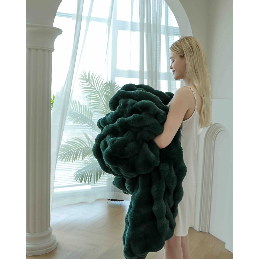 Patura Luxury Soft Touch, Jojo Home, cu Blanita Artificiala Tip Iepure, 200x230 cm, cu Fermoar, Verde Smarald – imagine 5