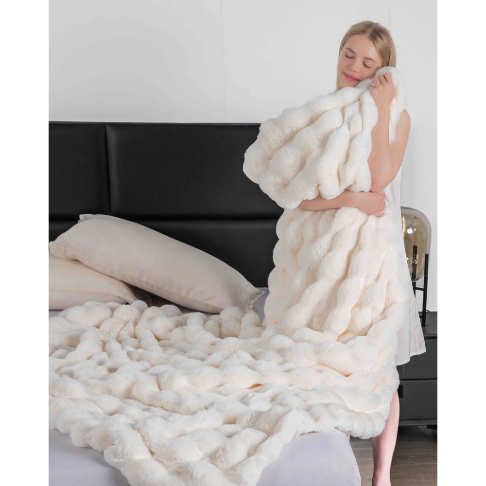 Patura Luxury Soft Touch, Jojo Home, cu Blanita Artificiala Tip Iepure, 200x230 cm, cu Fermoar, Crem – imagine 4