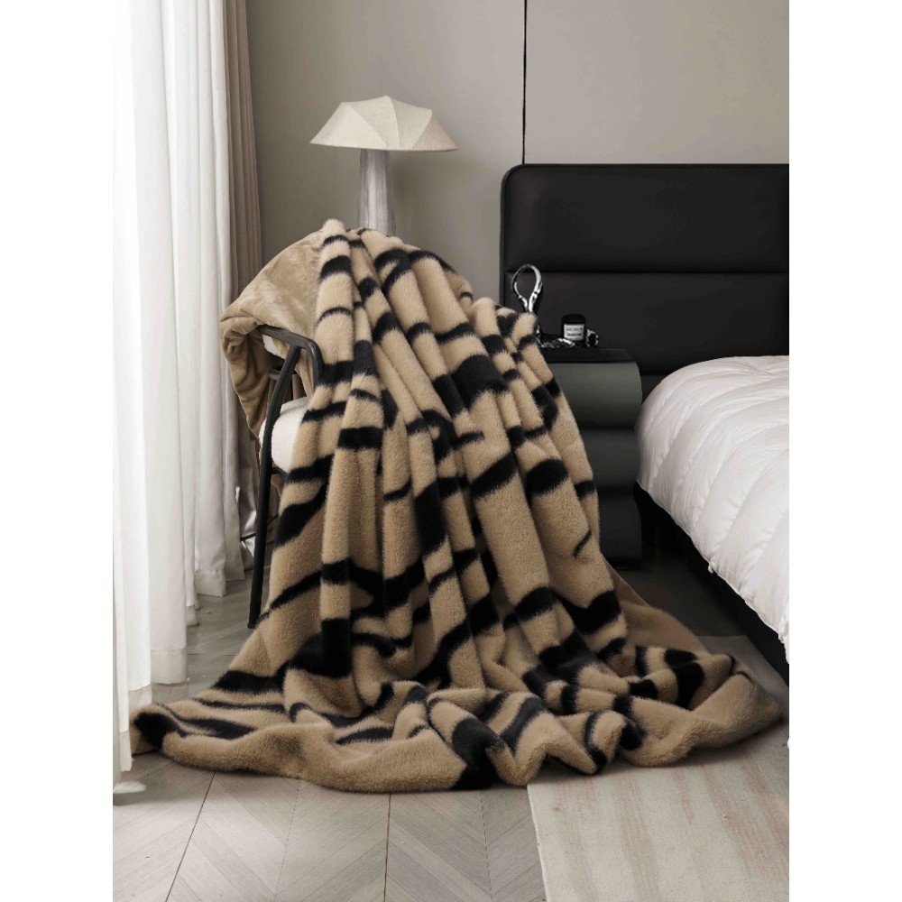 Patura Blanita (Artificiala) de Nurca, Jojo Home, 200x230cm, Bej Nisip, Negru – imagine 8