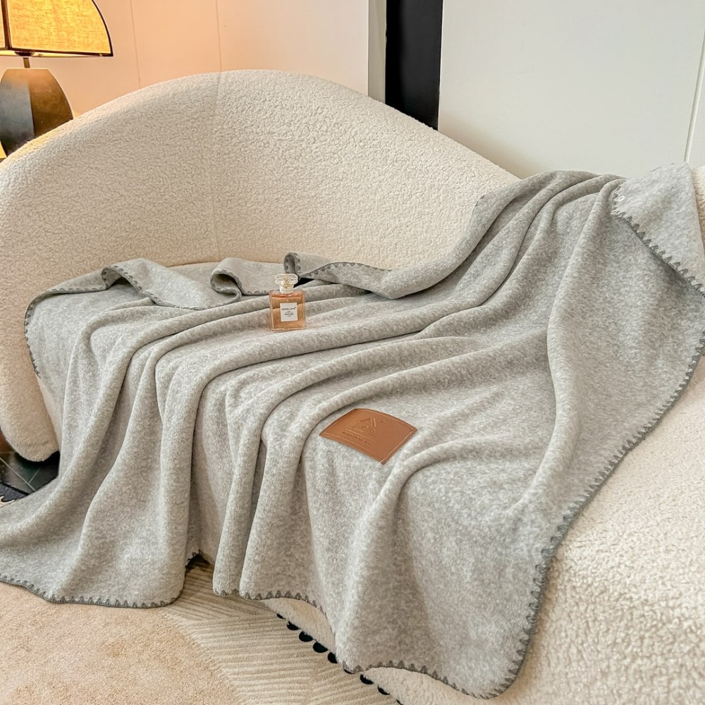 Patura Premium Tip Casmir cu Capsa 100x140 cm - Gri Inchis — imaginea 2