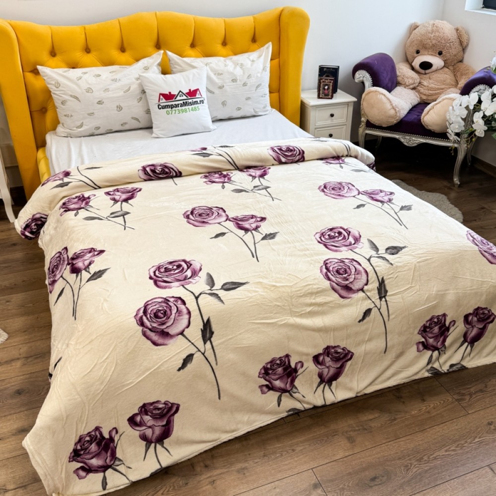 Patura pufoasa cocolino 200x230cm, 240g/mp, Crem, Trandafiri Mov — imaginea 3