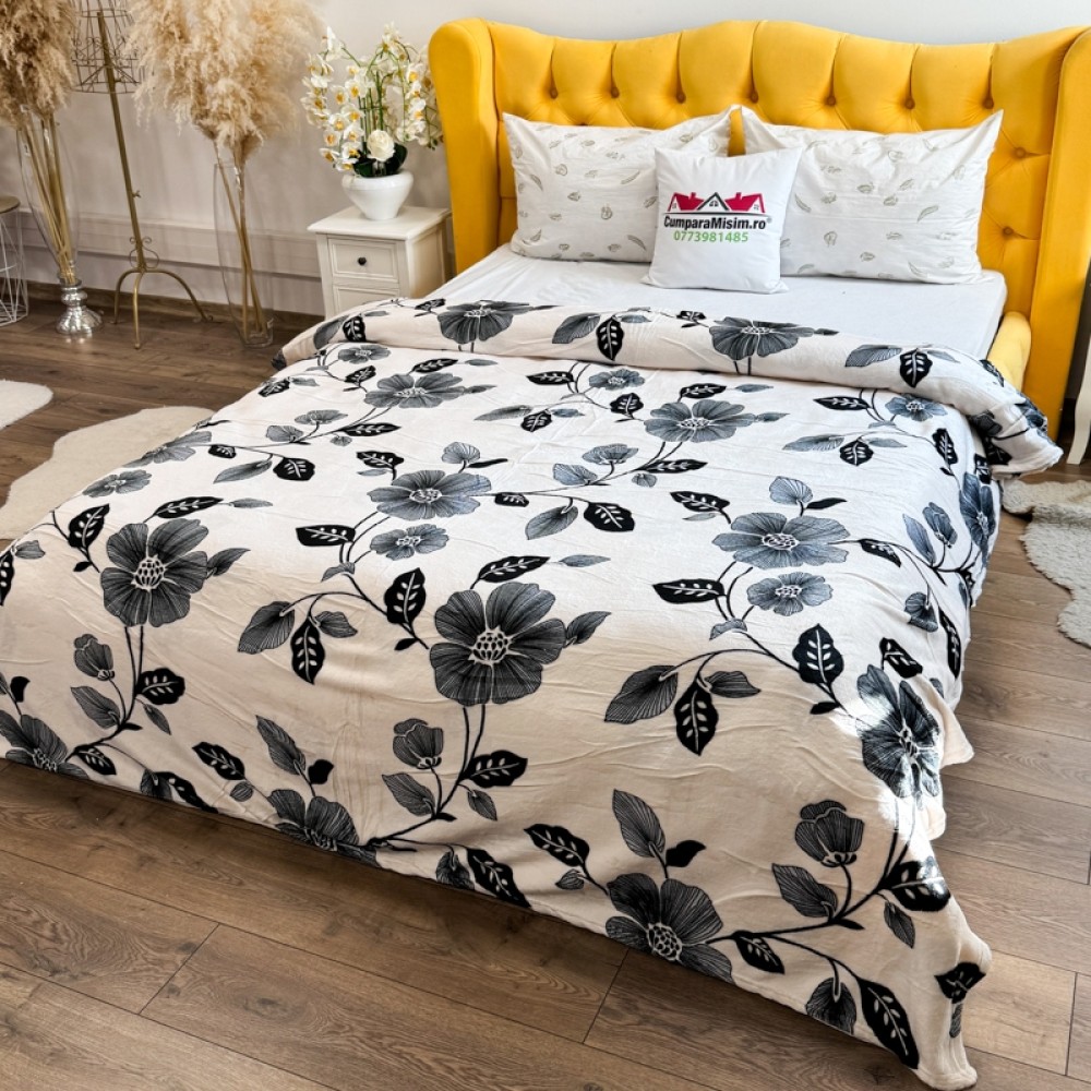 Patura pufoasa cocolino 200x230cm, 240g/mp, Crem, Flori Gri – imagine 2