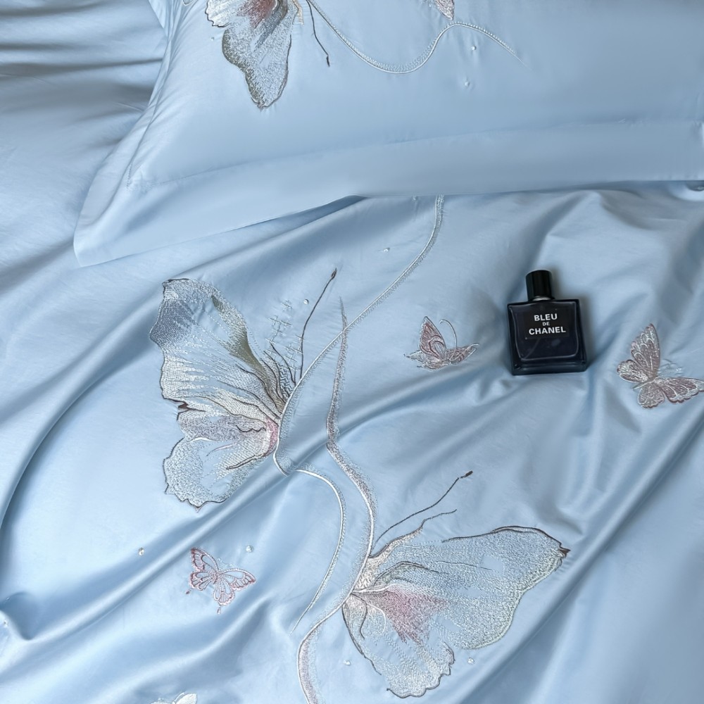 Lenjerie de Pat Premium Satin Deluxe cu Broderie Eleganta, Bumbac 100%, 4 Piese - Finete, Luciu Discret si Confort Superior, Blue, Butterflies – imagine 4