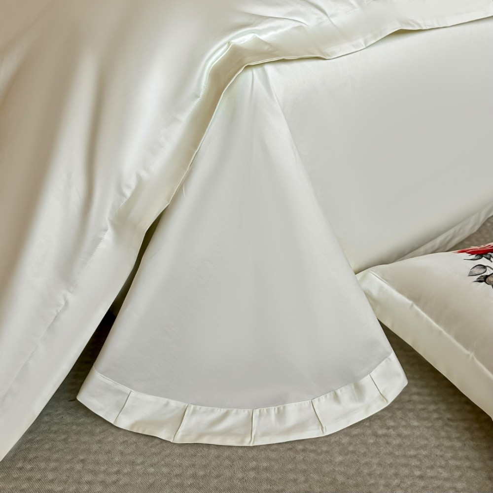 Lenjerie de Pat Premium Satin Deluxe cu Broderie Eleganta, Bumbac 100%, 4 Piese - Finete, Luciu Discret si Confort Superior, Ivoire, Red Roses – imagine 5